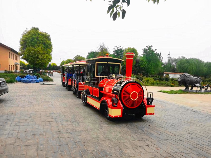 觀光小火車成為旅游景區(qū)重要交通工具