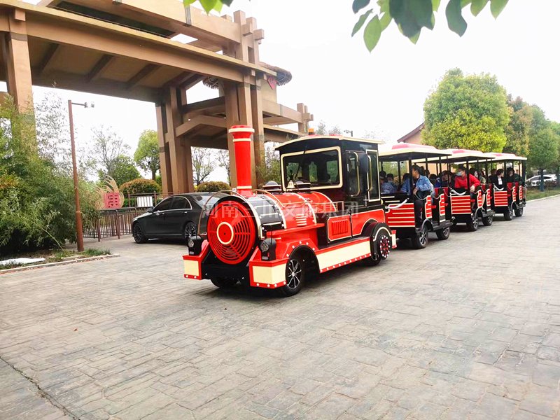 旅游觀光小火車促進(jìn)景區(qū)新風(fēng)向