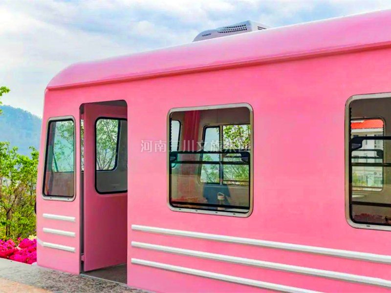 觀光小火車對景區(qū)發(fā)展起到重要作用