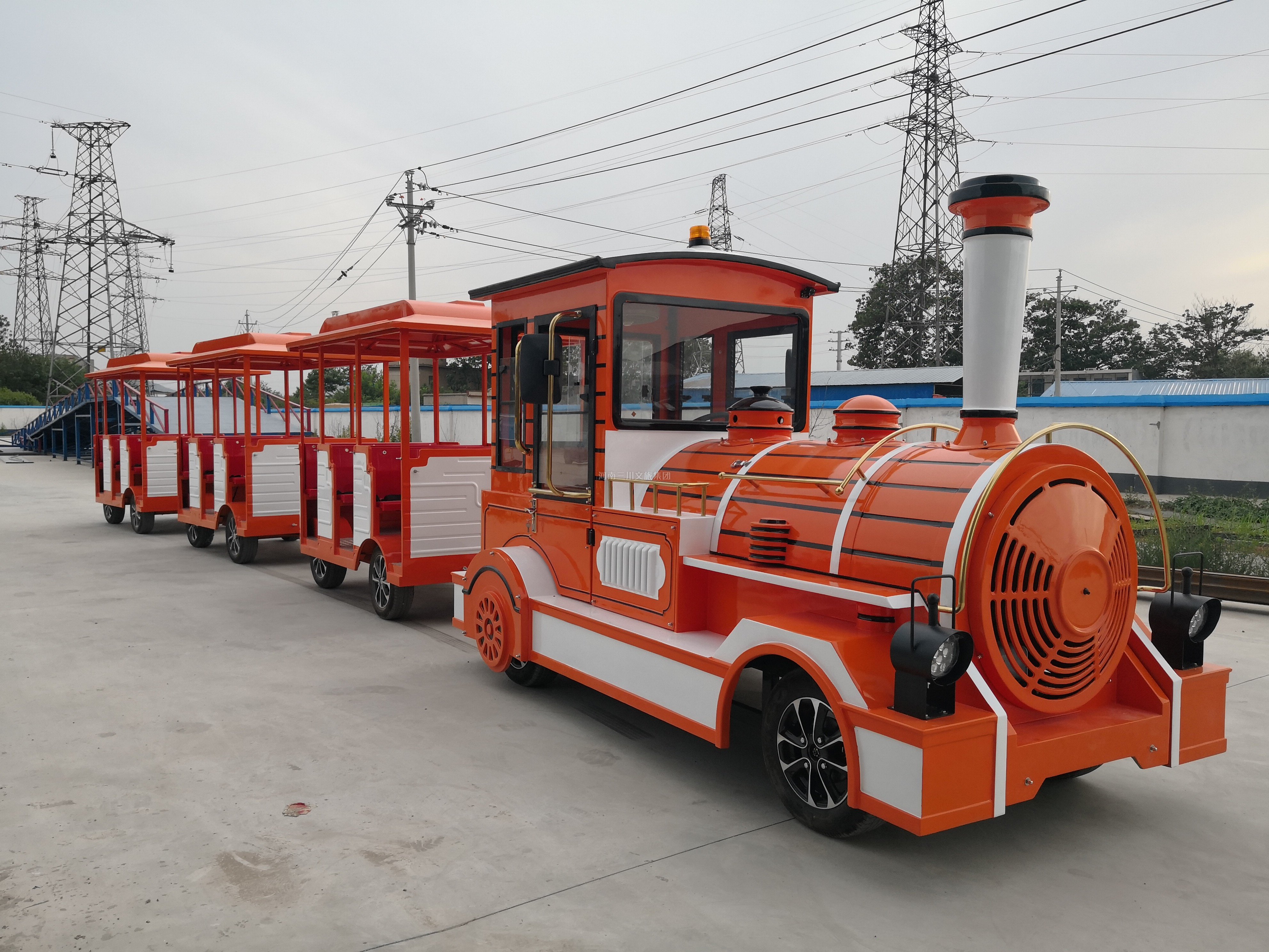 觀光小火車多少錢一臺(tái),無(wú)軌觀光小火車多少錢,商場(chǎng)小火車游樂(lè)設(shè)備多少錢,景區(qū)小火車多少錢一輛,無(wú)軌觀光小火車多少錢一臺(tái)