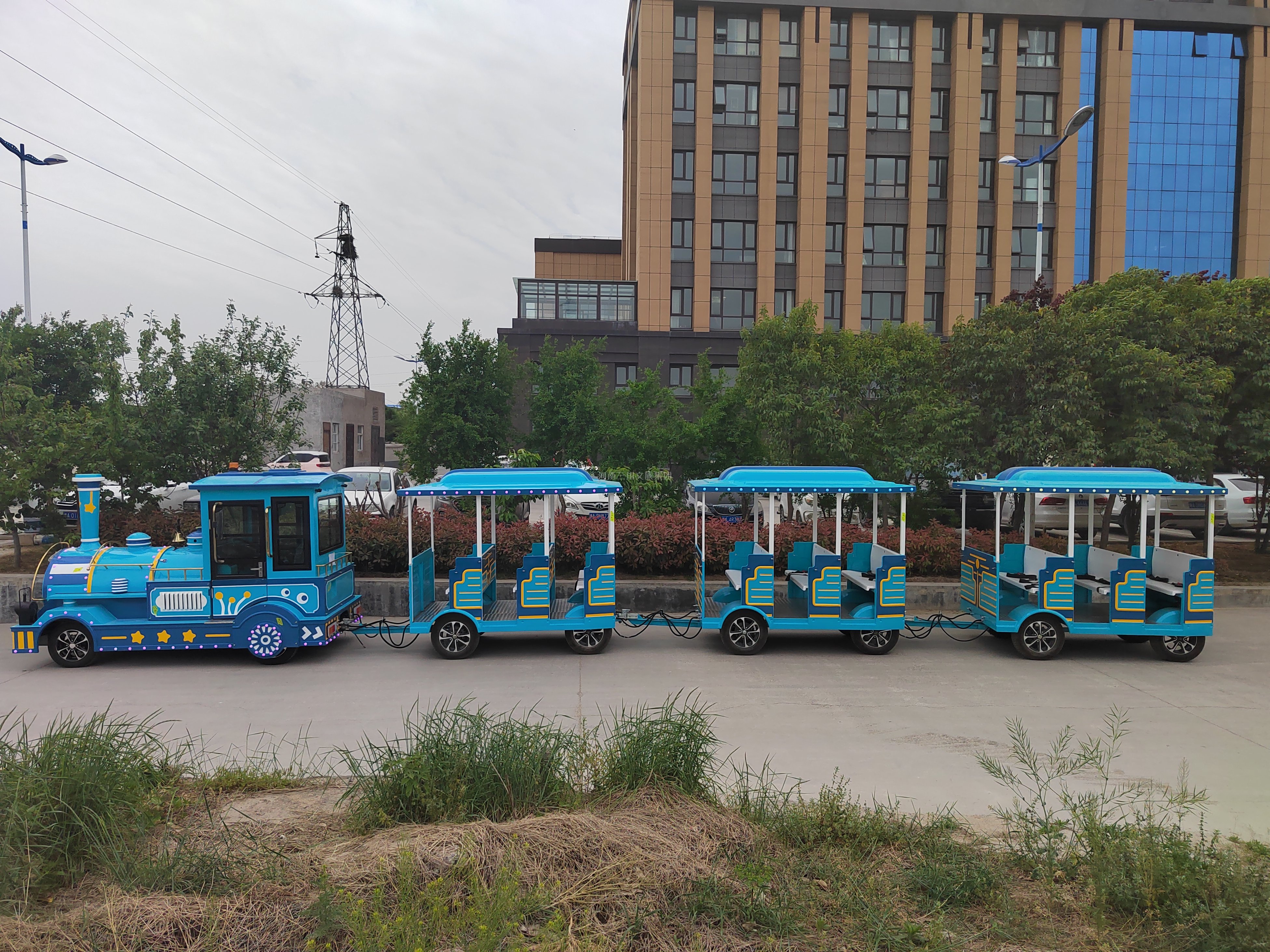 景區(qū)觀光小火車,景區(qū)小火車多少錢(qián)一輛，觀光小火車多少錢(qián)一臺(tái),景區(qū)觀光車,景區(qū)小火車圖片,旅游小火車