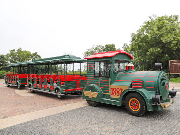 大型軍旅無(wú)軌觀光火車(chē),軍旅無(wú)軌觀光火車(chē),旅游無(wú)軌觀光火車(chē)廠(chǎng)家